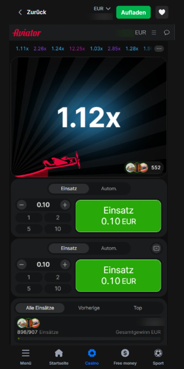 Das fliegende Flugzeug mit steigendem Multiplikator in der Aviator-App.